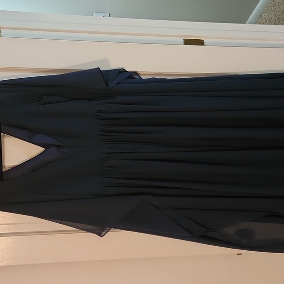 Gorgeous navy gown - Picture 4 of 6